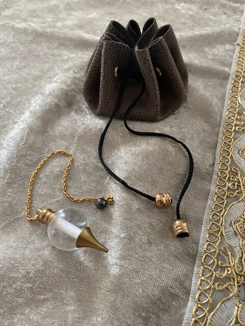 Pochon Rosa Plume - pendule - pierres - couleur brune