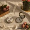 Miroir de poche Rosa Plume - illustré de trois petites roses