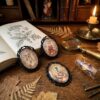Broches 1 dark academia
