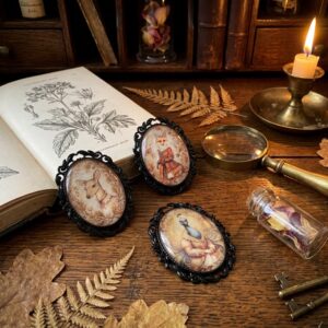 Broches 1 dark academia